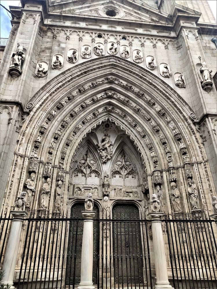Toledo15_Catedral_Primada6_Puerta_Leones