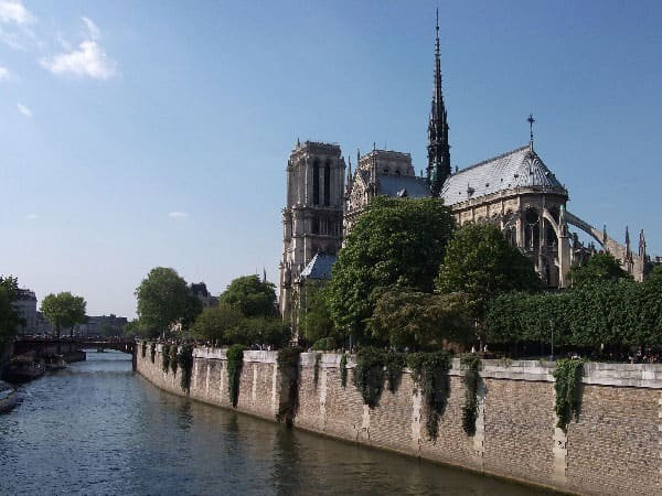 Paris-La-Notre-Dame