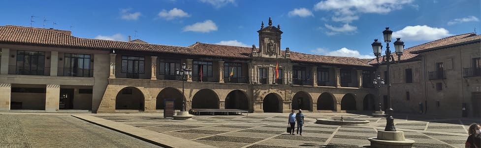 plaza mayor, santo domingo de la calzada