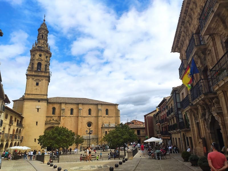 plaza mayor, briones