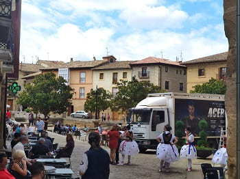 plaza mayor, briones