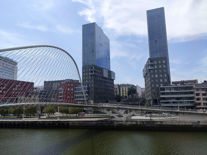 torres modernas de Isozaki