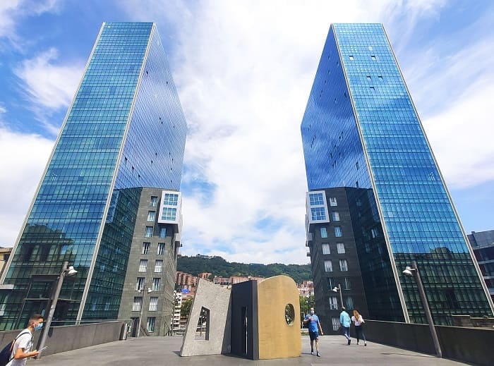 torres modernas de Isozaki