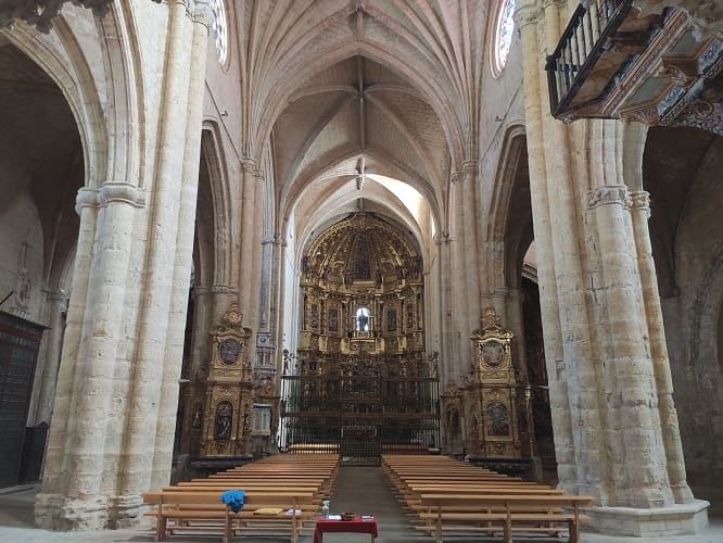 iglesia de san hipolito el real, tamara de campos