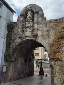 puerta de la muralla de lugo