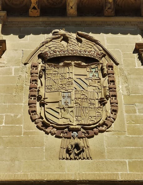 escudo felipe II ayuntamiento de baeza