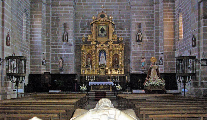 iglesia de santa María de Almovocar, alcantara
