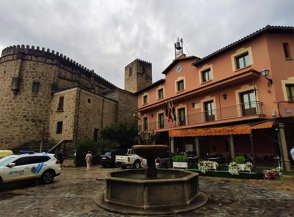 plaza mayor, jarandilla de la vera