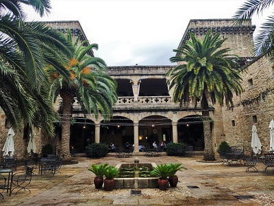 palacio patio jarandilla vera