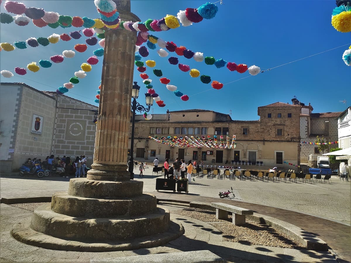 plaza mayor, valdefuentes