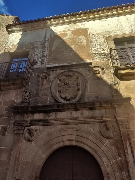 palacio hernando ovando, caceres