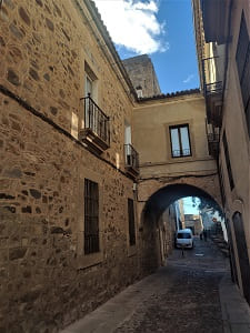 arco del socorro, caceres