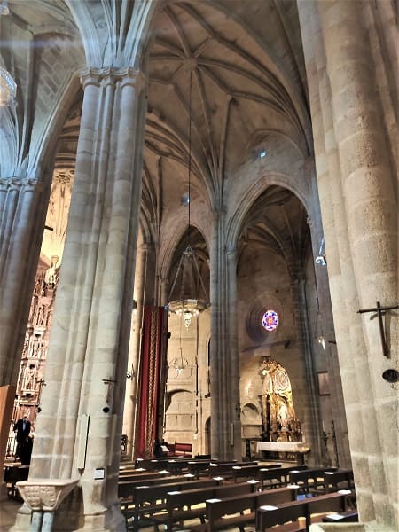 iglesia de santa maria, interior, caceres