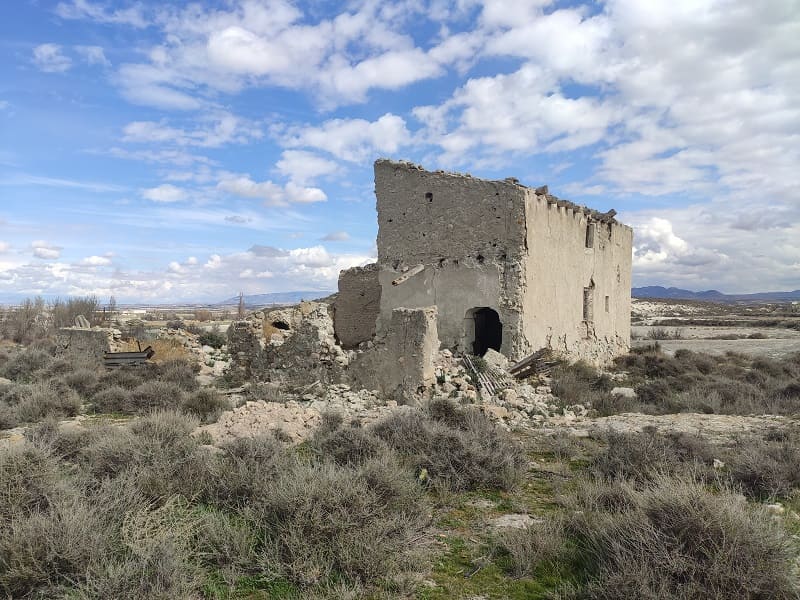 Restos de la ciudad de Basti, Baza