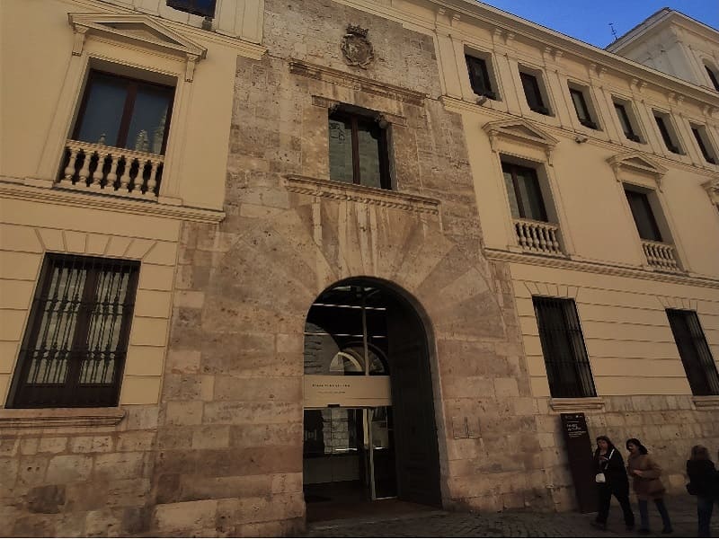 Palacio de Villena, fachada, Valladolid