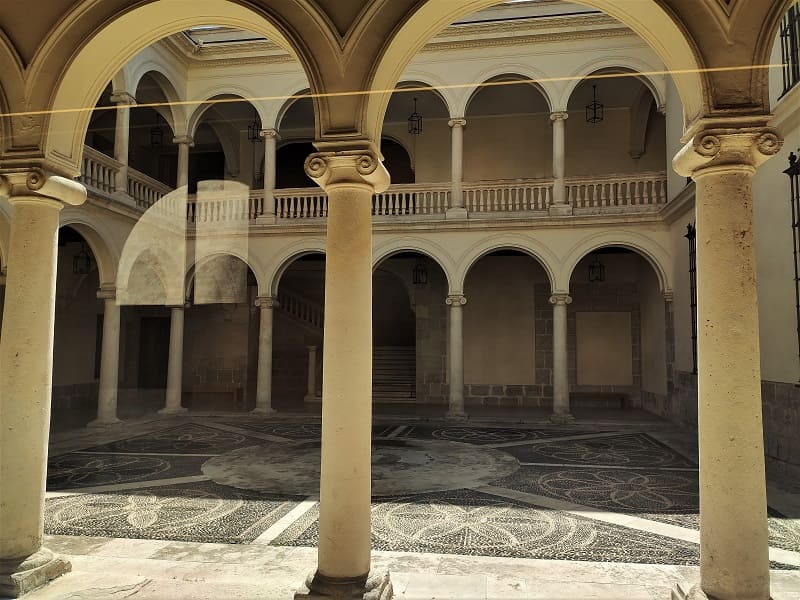 Palacio de Villena, patio, Valladolid