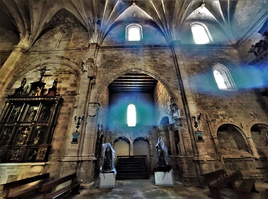 lateral sepulcros de la iglesia de san juan, palenzuela