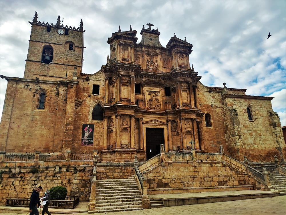 iglesia de santa maria, fachada, gumiel de izan