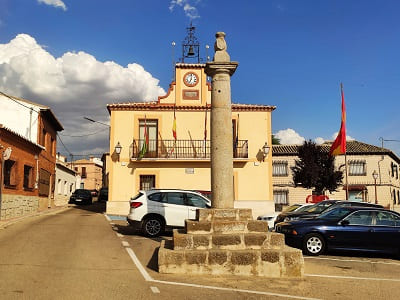 ayuntamiento y picota, Guadamur