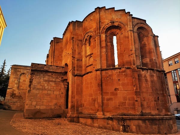 ruinas de la iglesia de san nicolas, soria