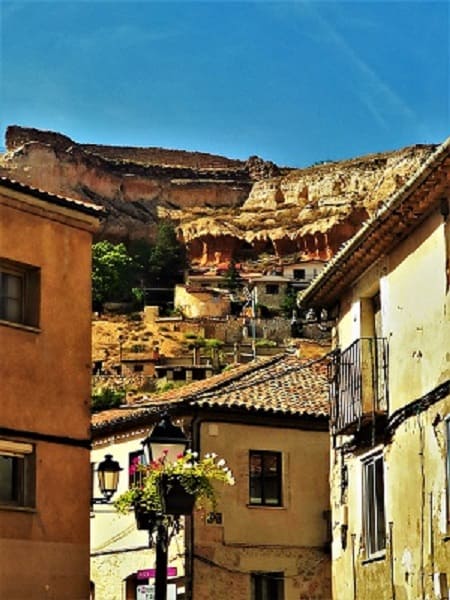 castillo y cuevas, San Esteban de Gormaz