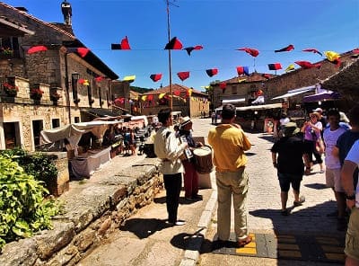 plaza mayor de molinos de duero