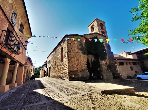 plaza mayor de yanguas