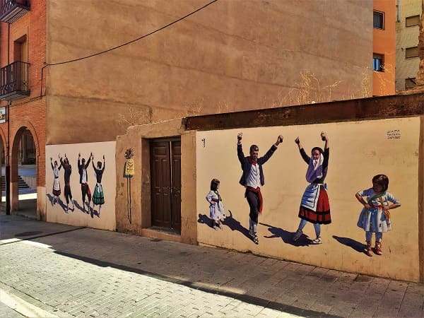 mural tradiciones de Alfaro