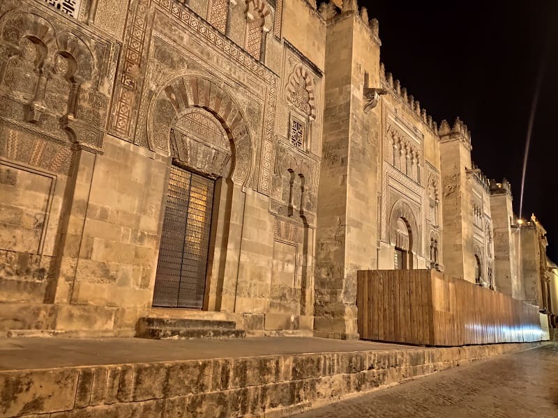 mezquita lateral, noche, Cordoba