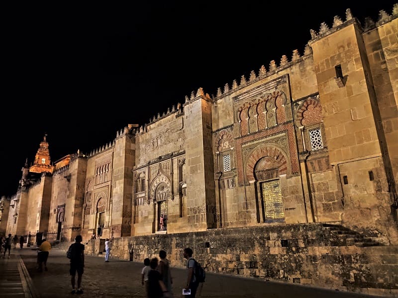 mezquita lateral, noche, Cordoba