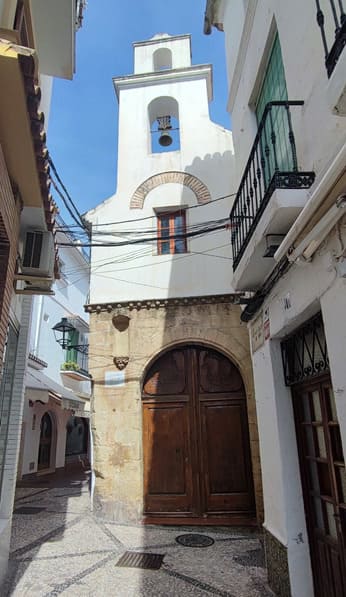 plaza estatua en Marbella