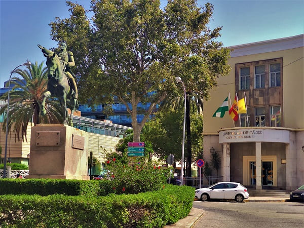 estatua simon bolivar, universidad, Cadiz
