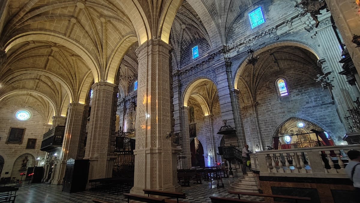 basilica Nuestra Señora de los Milagros, nave