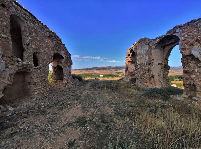 ruinas de la iglesia Alta de Alfambra