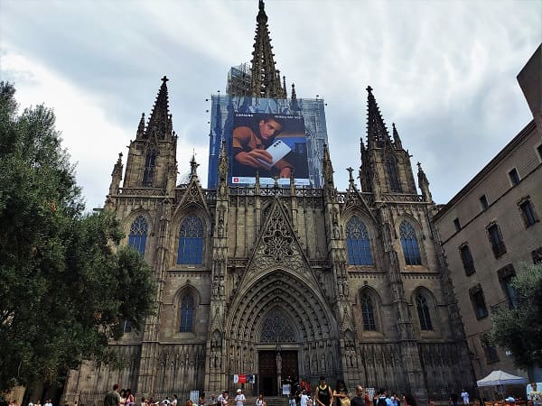 fachada principal, catedral de Barcelona