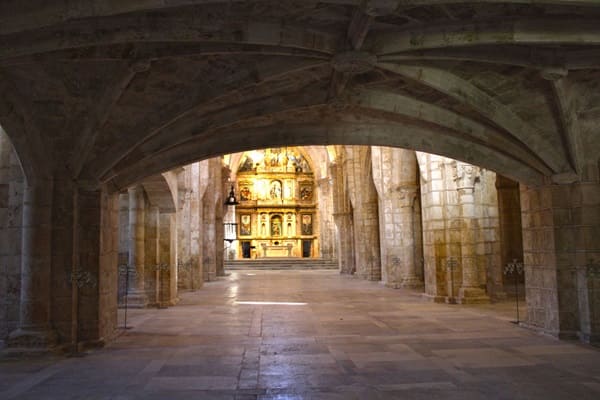 monasterio de santa maria la real, interior, iglesia,  Sacramenia