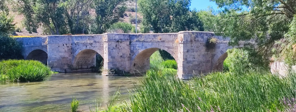 puente medieval, laguna de Contreras