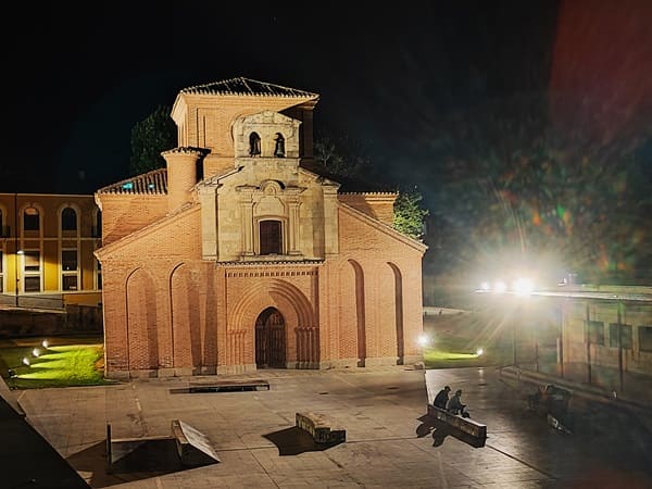 iglesia de Santiago, noche