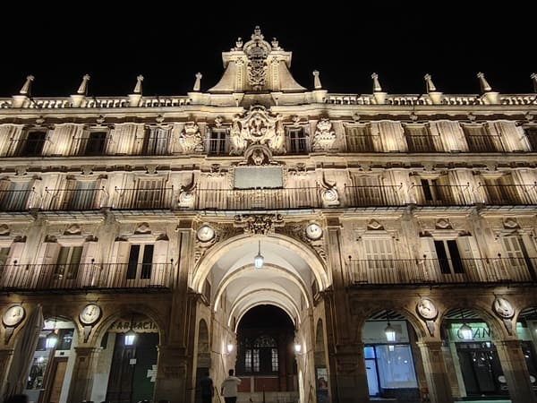 universidad de Salamanca, noche