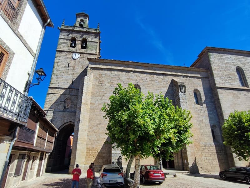 fachada iglesia de santa Maria la Mayor de Ledesma