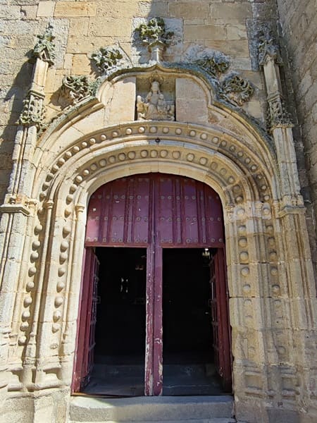 puerta iglesia de santa Maria la Mayor de Ledesma
