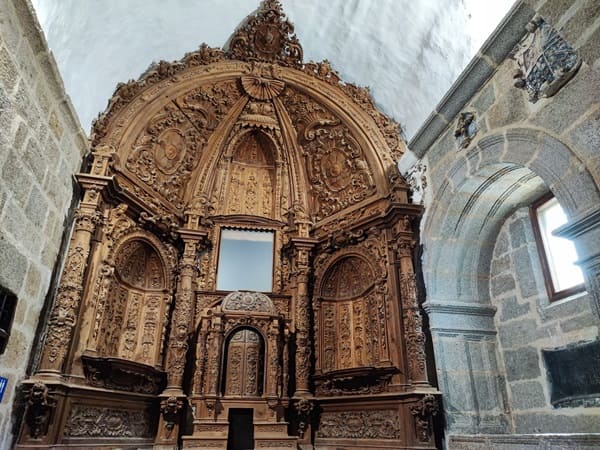 iglesia de san Miguel, interior, Ledesma