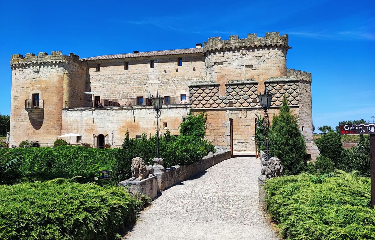 castillo del buen amor, calzada de valcunciel