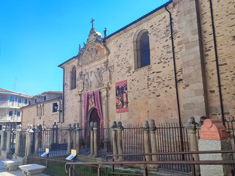 iglesia de la Asuncion, fachada, Alba de Tormes