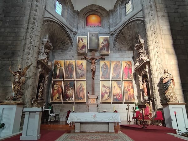 iglesia de san Miguel Arcangel, interior, Peñaranda de Bracamonte