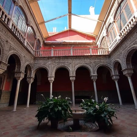 Casa Salinas, patio, Sevilla