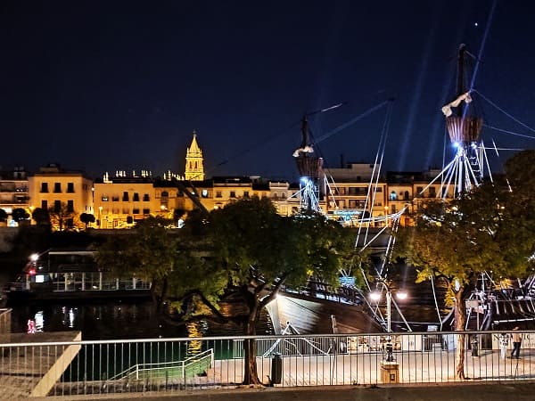 Nao Victoria, noche, Sevilla