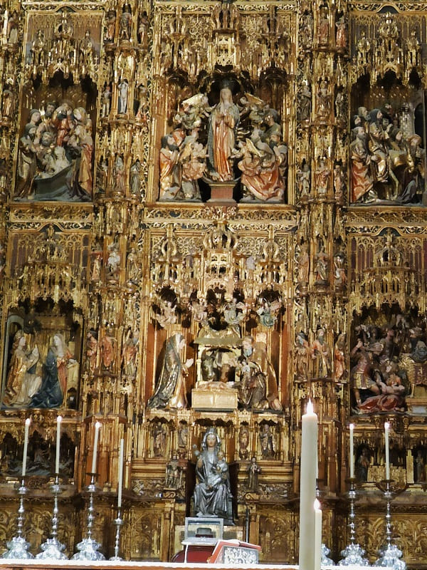 detalle del retablo mayor de la catedral de Sevilla