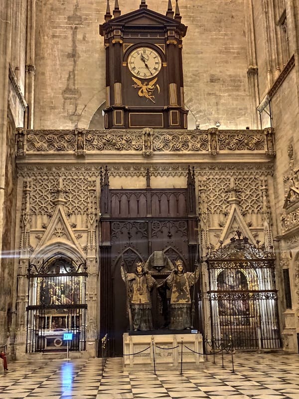 monumento a Colon, catedral de Sevilla