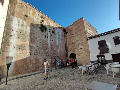 puerta de las Pesas, Granada
